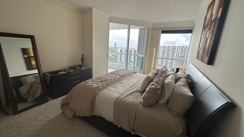 21055 Yacht Club Drive - Photo 9