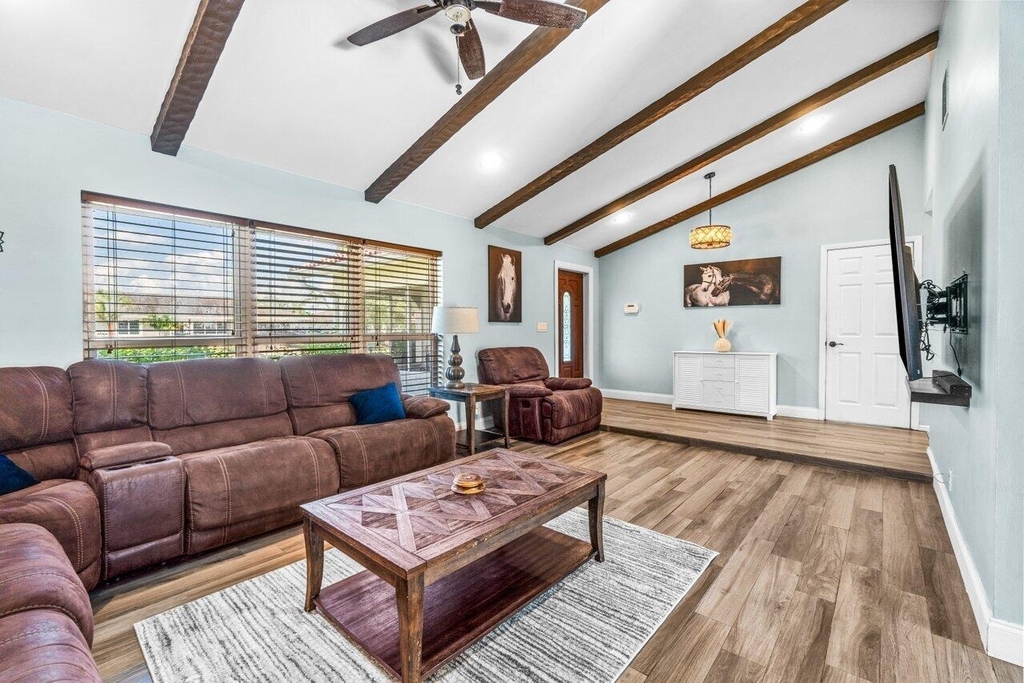 1352 Wyndcliff Drive - Photo 3