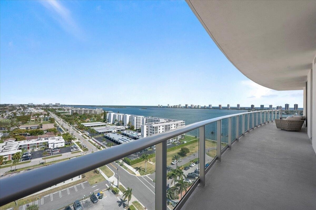 220 Lake Shore Drive - Photo 13
