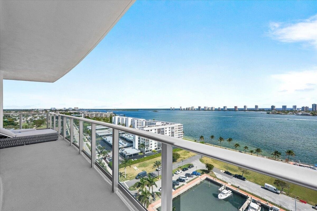 220 Lake Shore Drive - Photo 16