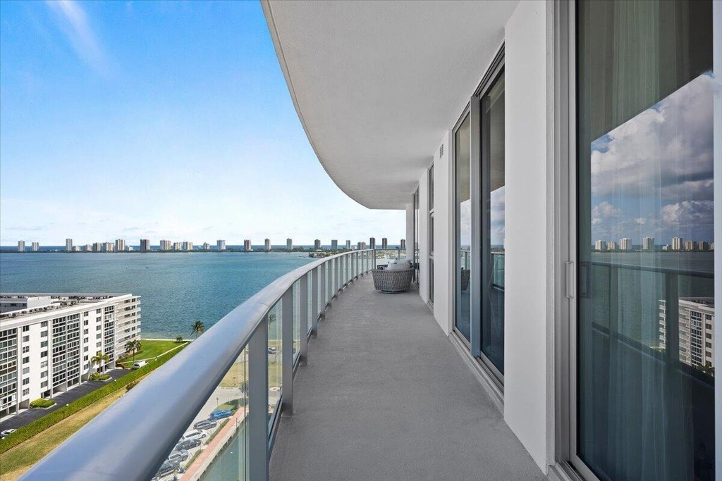 220 Lake Shore Drive - Photo 14
