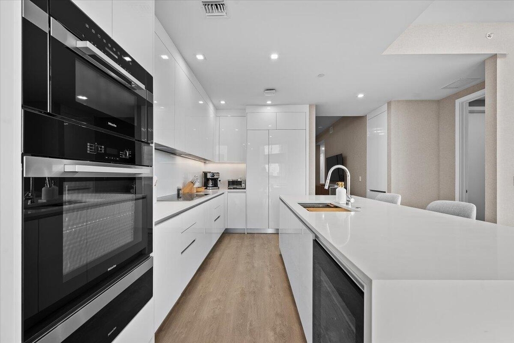 220 Lake Shore Drive - Photo 6