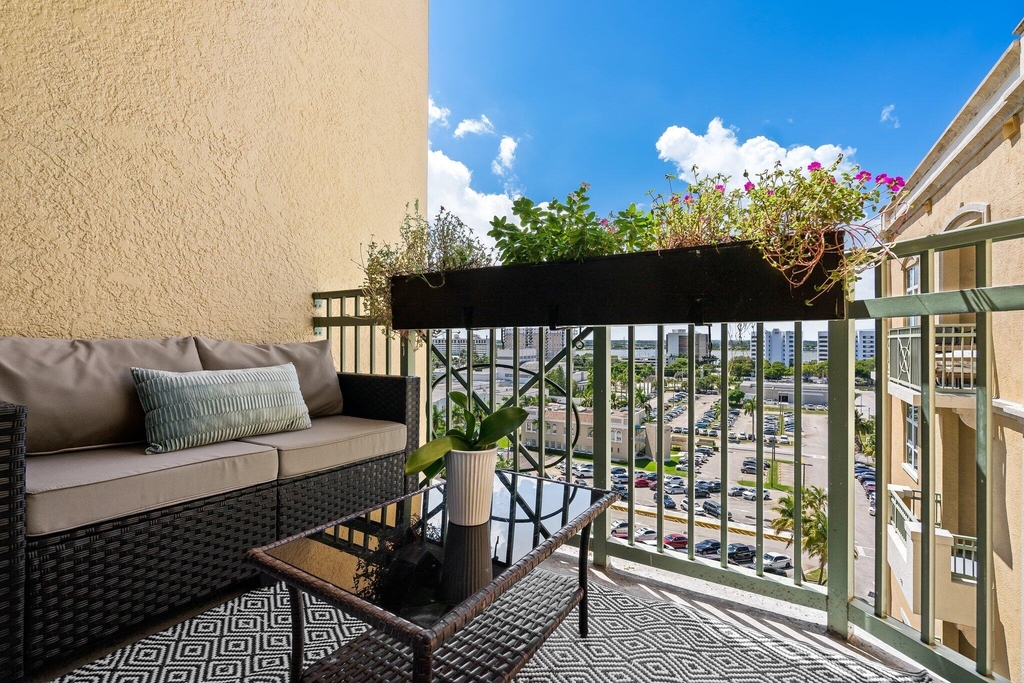 403 S Sapodilla Avenue - Photo 9