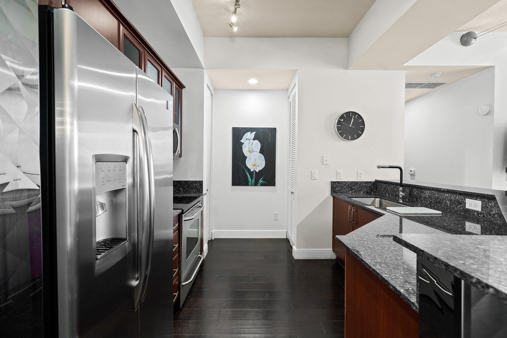 403 S Sapodilla Avenue - Photo 6