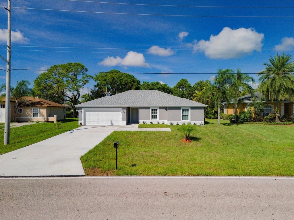 574 Nw Bayshore Boulevard - Photo 1