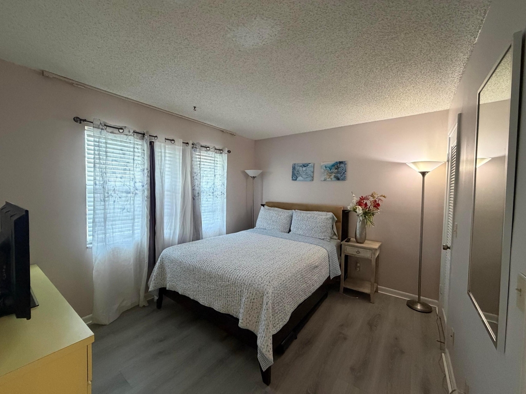 1630 Embassy Drive - Photo 9