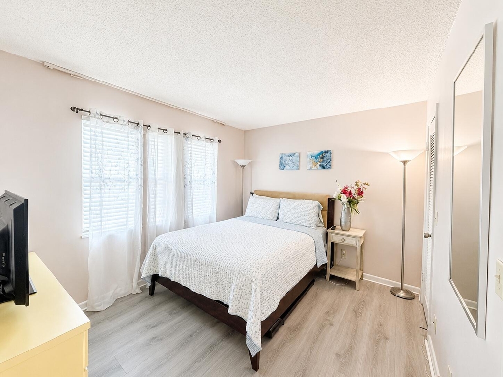 1630 Embassy Drive - Photo 10