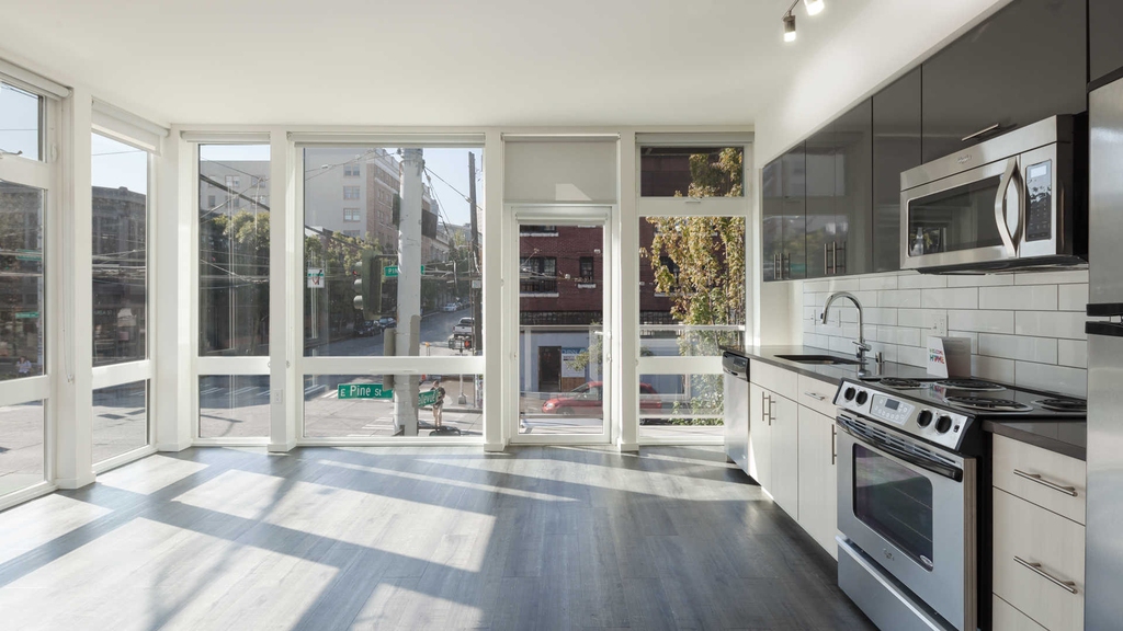 320 East Pine - Photo 5