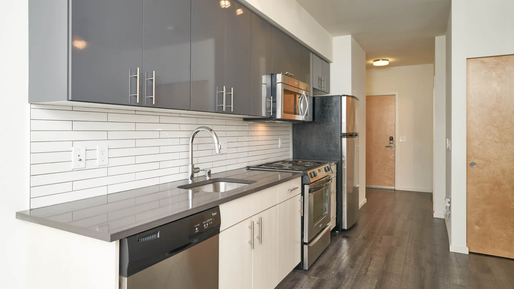 320 East Pine - Photo 4