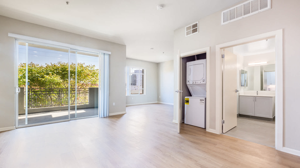10001 Venice Blvd - Photo 10