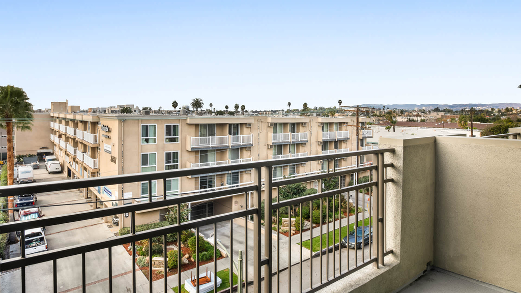 10001 Venice Blvd - Photo 12