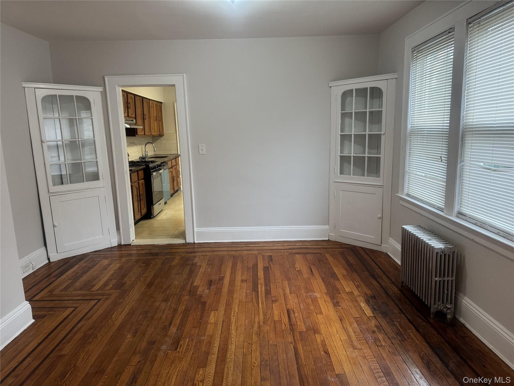 267 Schenck, Right Side Avenue - Photo 4