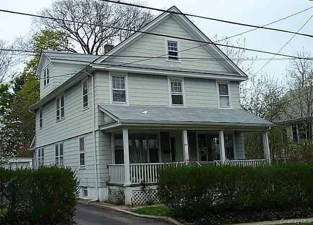 267 Schenck, Right Side Avenue - Photo 0