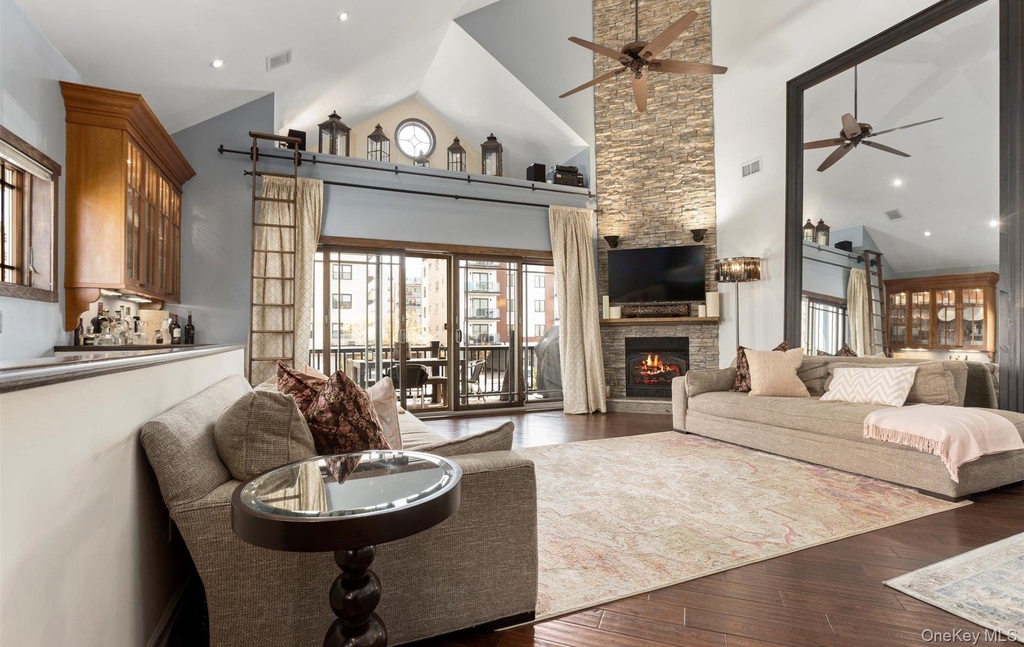 847b E Broadway - Photo 11