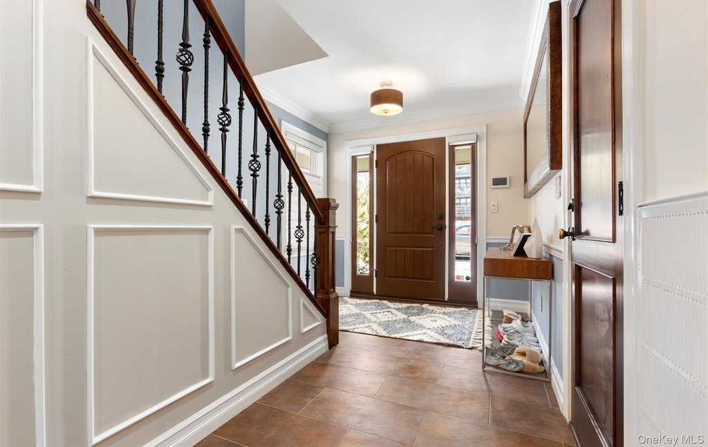847b E Broadway - Photo 4