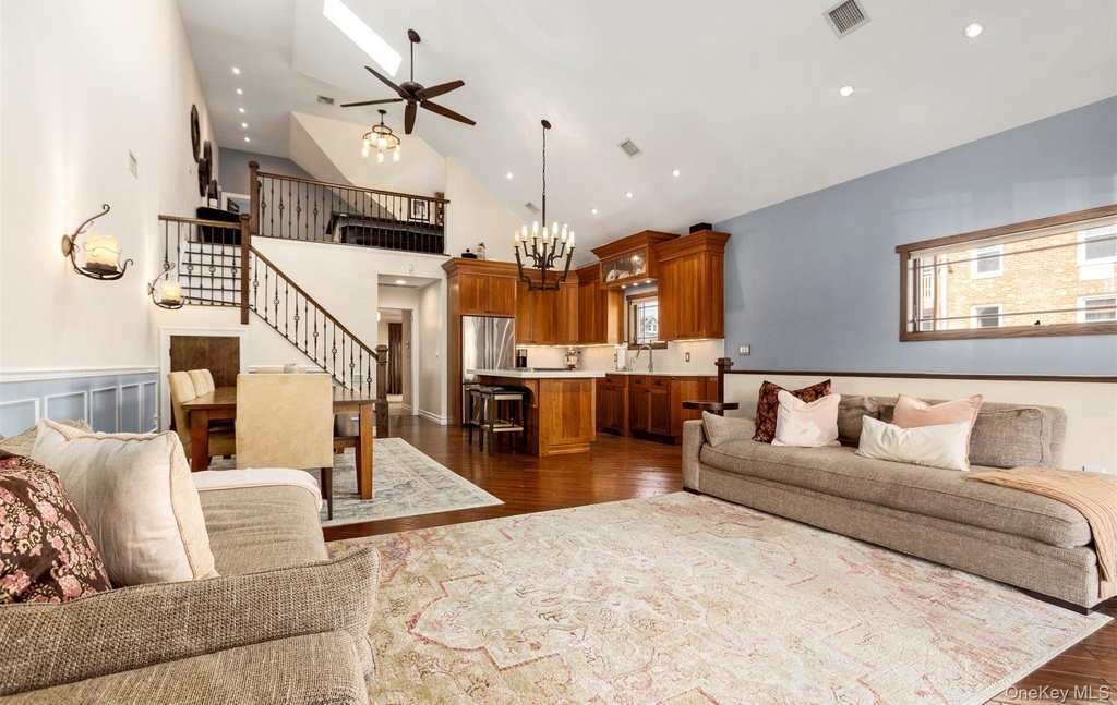 847b E Broadway - Photo 12