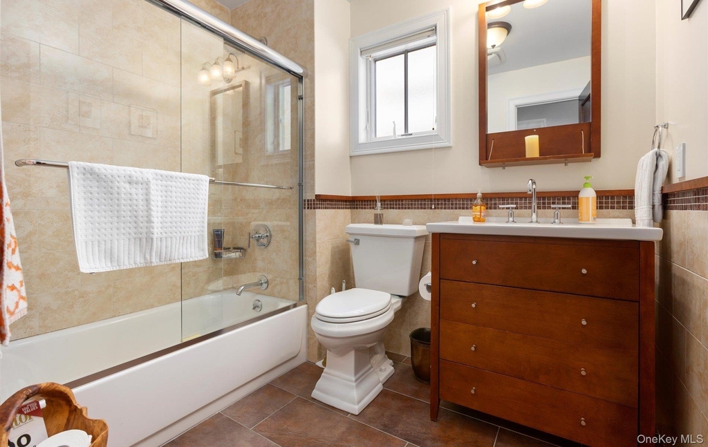 847b E Broadway - Photo 7