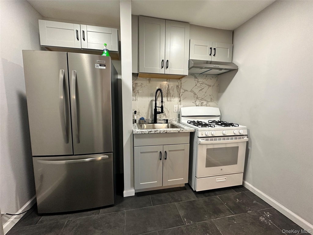 1241 Ridgebury Road - Photo 2