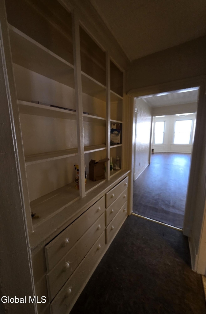 918 Delamont Avenue - Photo 11