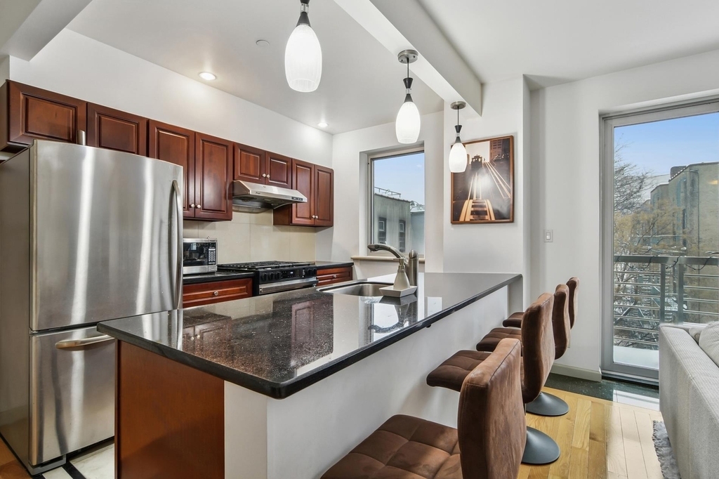 1635 Lexington Avenue - Photo 1