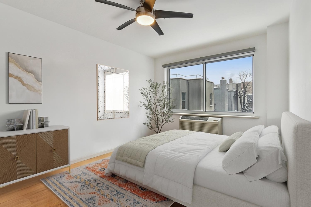 1635 Lexington Avenue - Photo 3