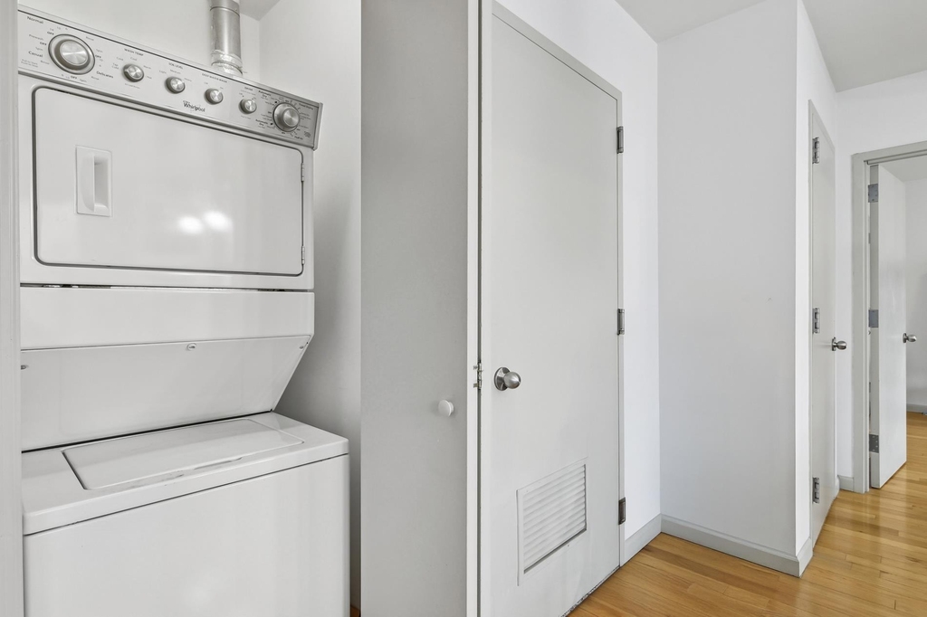 1635 Lexington Avenue - Photo 5