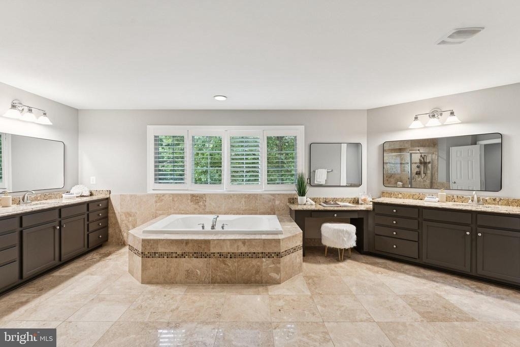 7351 Nicole Marie Court - Photo 21