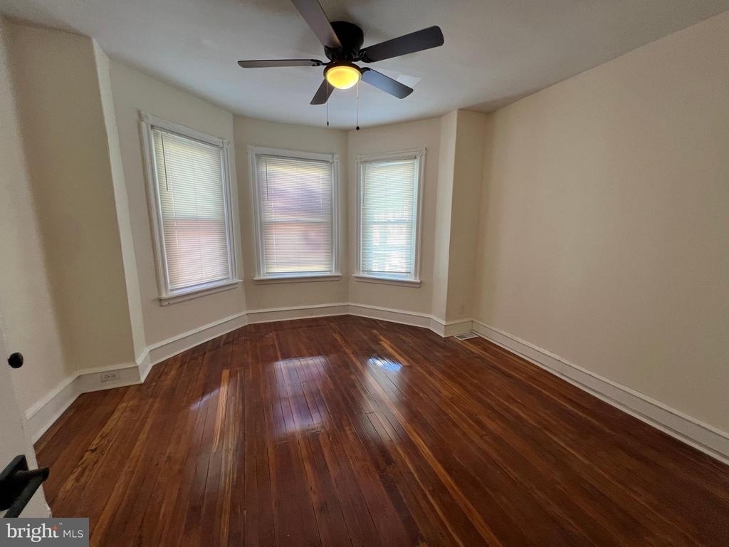 254 W Sheldon Street - Photo 13