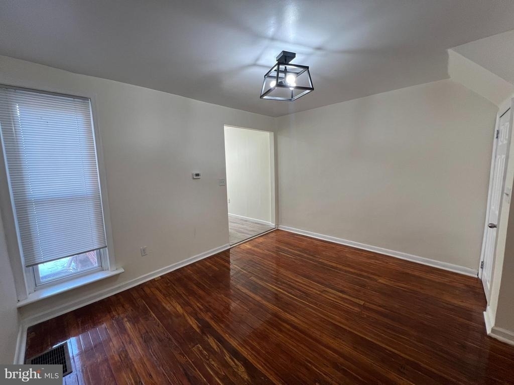 254 W Sheldon Street - Photo 4