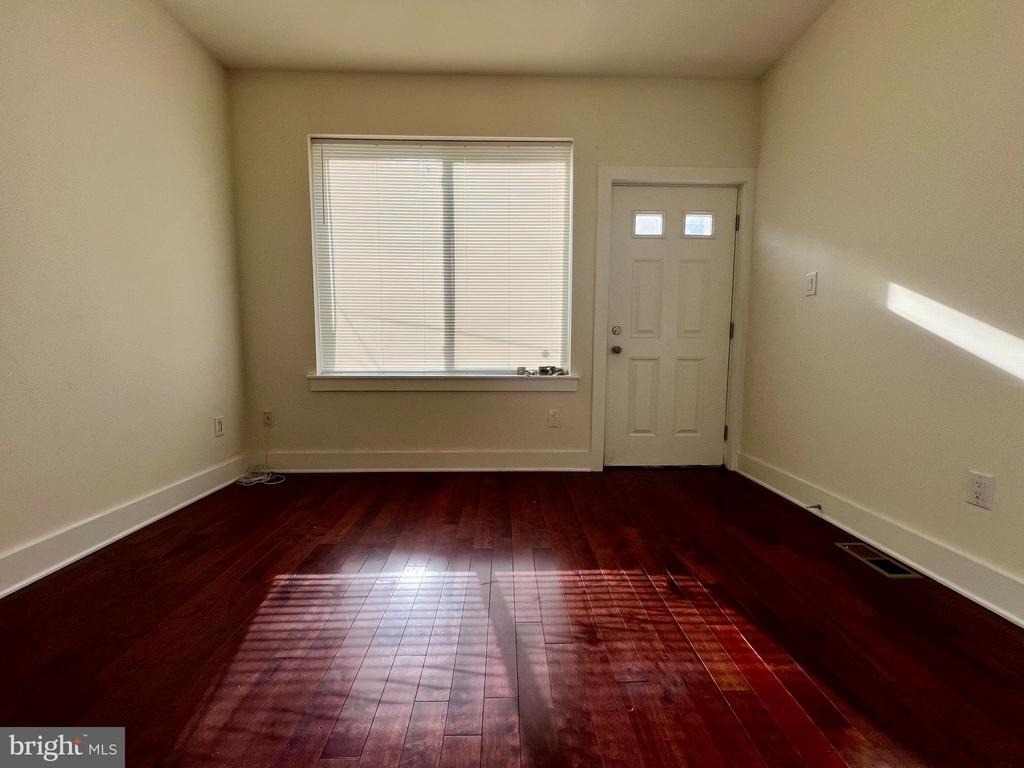 1706 Arlington Street - Photo 4