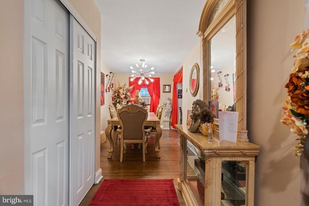 2874 Tolbut Street - Photo 7