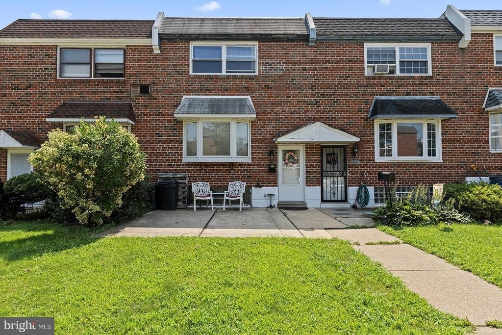 2874 Tolbut Street - Photo 1
