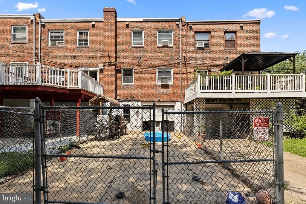 2874 Tolbut Street - Photo 31