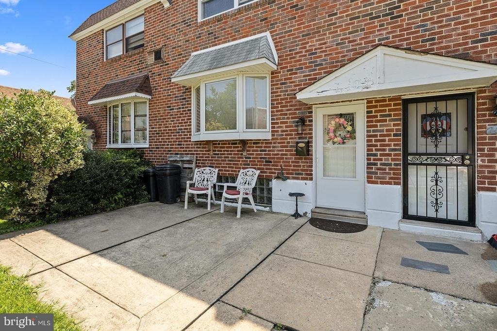 2874 Tolbut Street - Photo 4