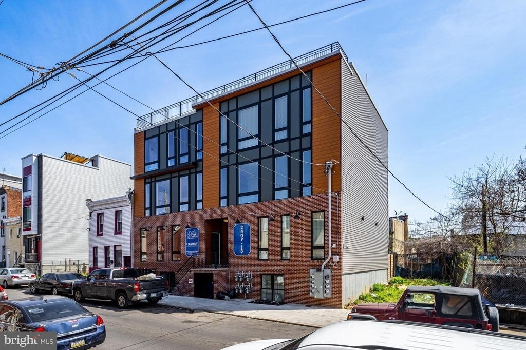 2409 N Hancock Street - Photo 1