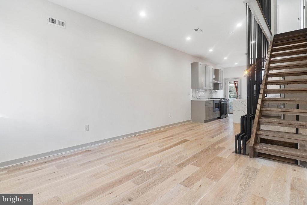 3118 Ridge Avenue - Photo 2