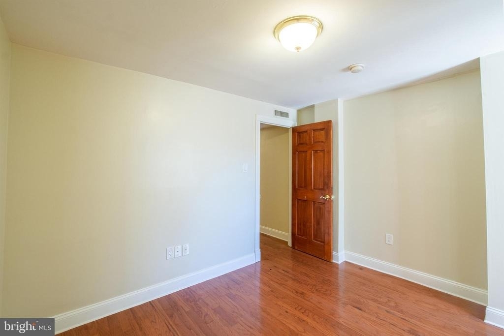 1124 E Passyunk Avenue - Photo 11