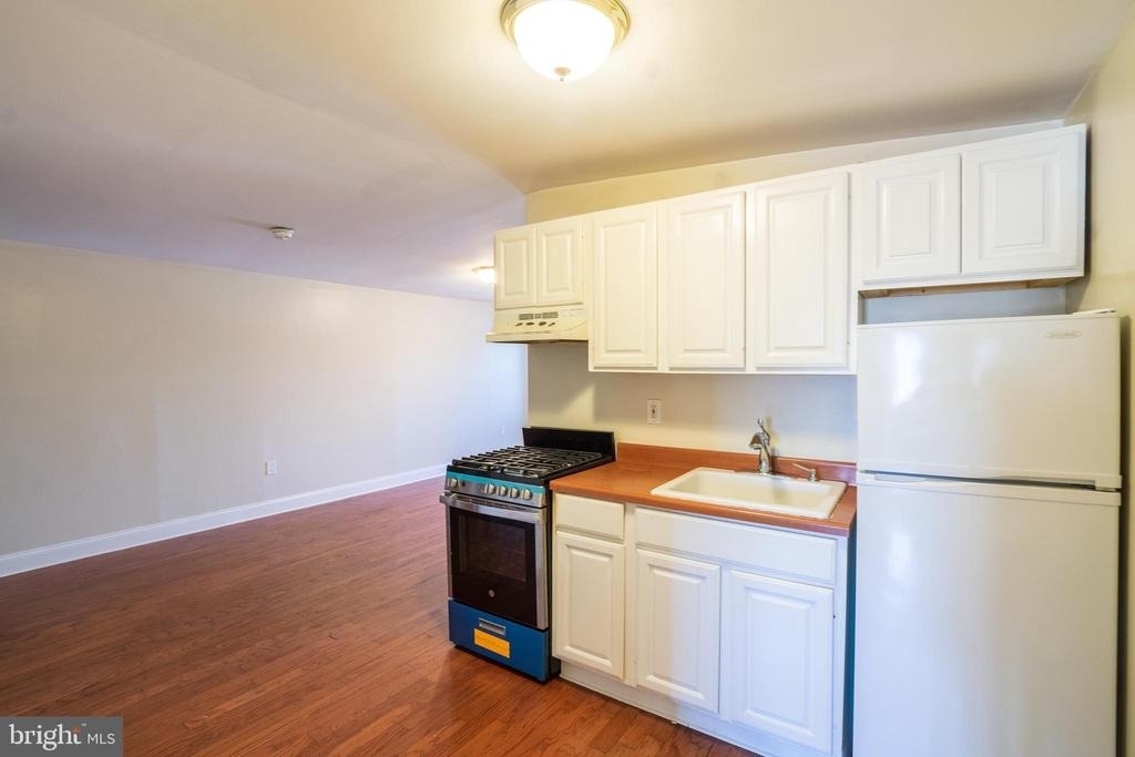 1124 E Passyunk Avenue - Photo 5