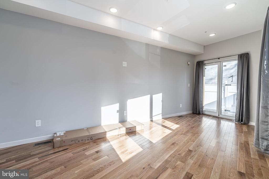 2045 N College Avenue - Photo 10
