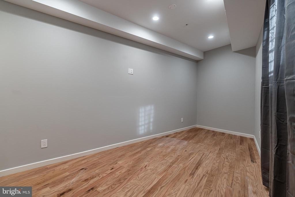 2045 N College Avenue - Photo 22