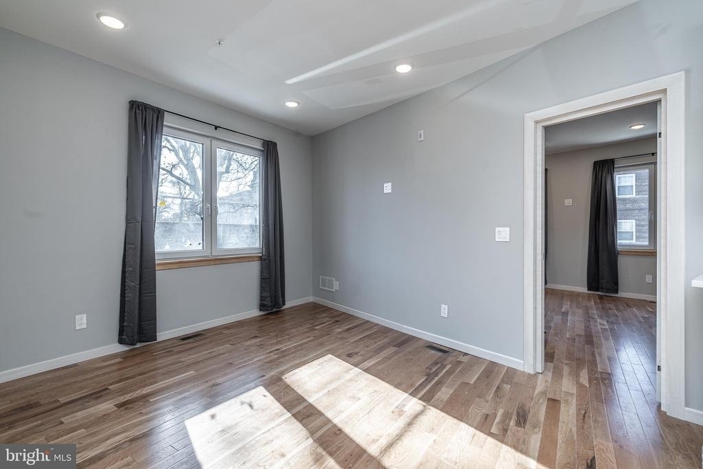 2045 N College Avenue - Photo 4