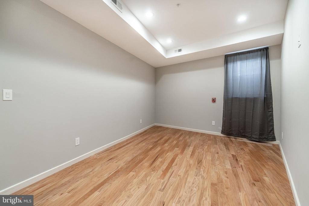 2045 N College Avenue - Photo 17