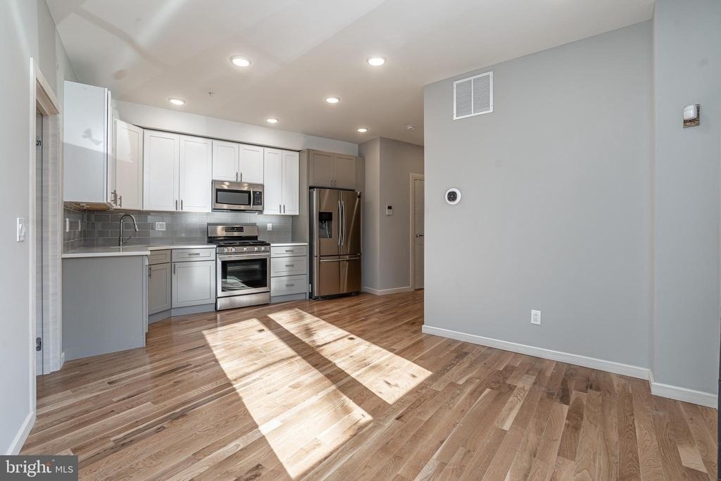 2045 N College Avenue - Photo 0