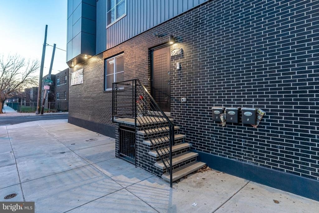 2045 N College Avenue - Photo 1