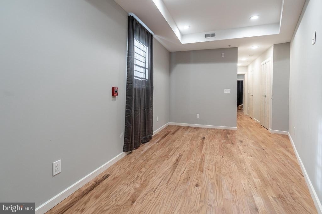 2045 N College Avenue - Photo 21
