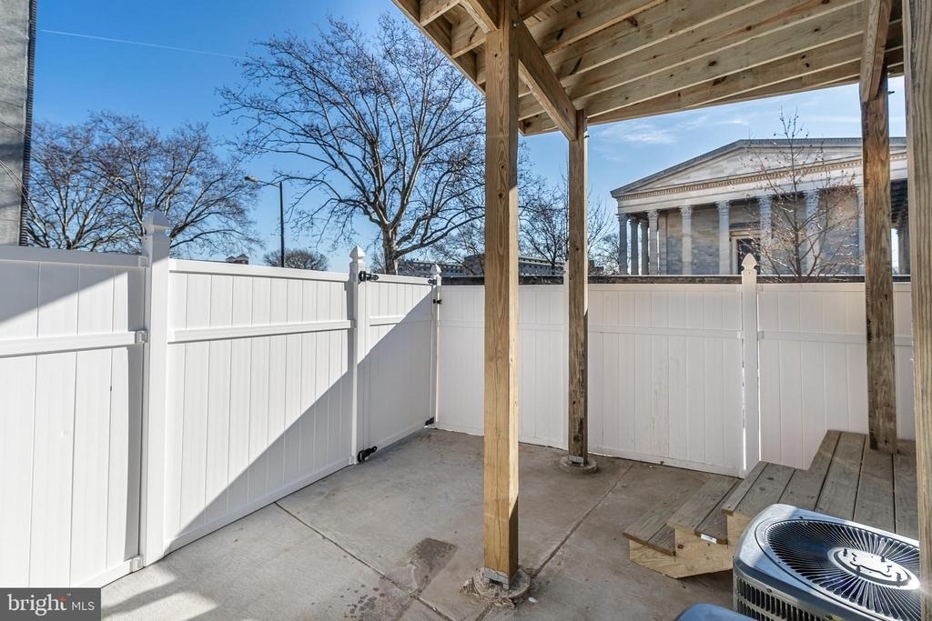 2045 N College Avenue - Photo 12
