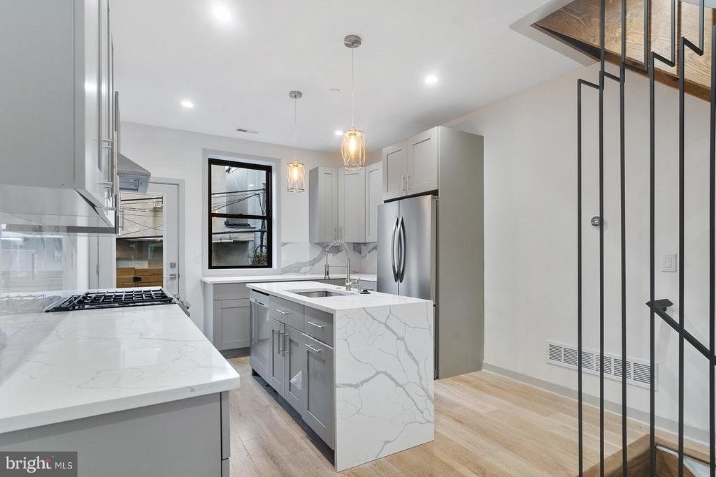 3118 Ridge Avenue - Photo 4