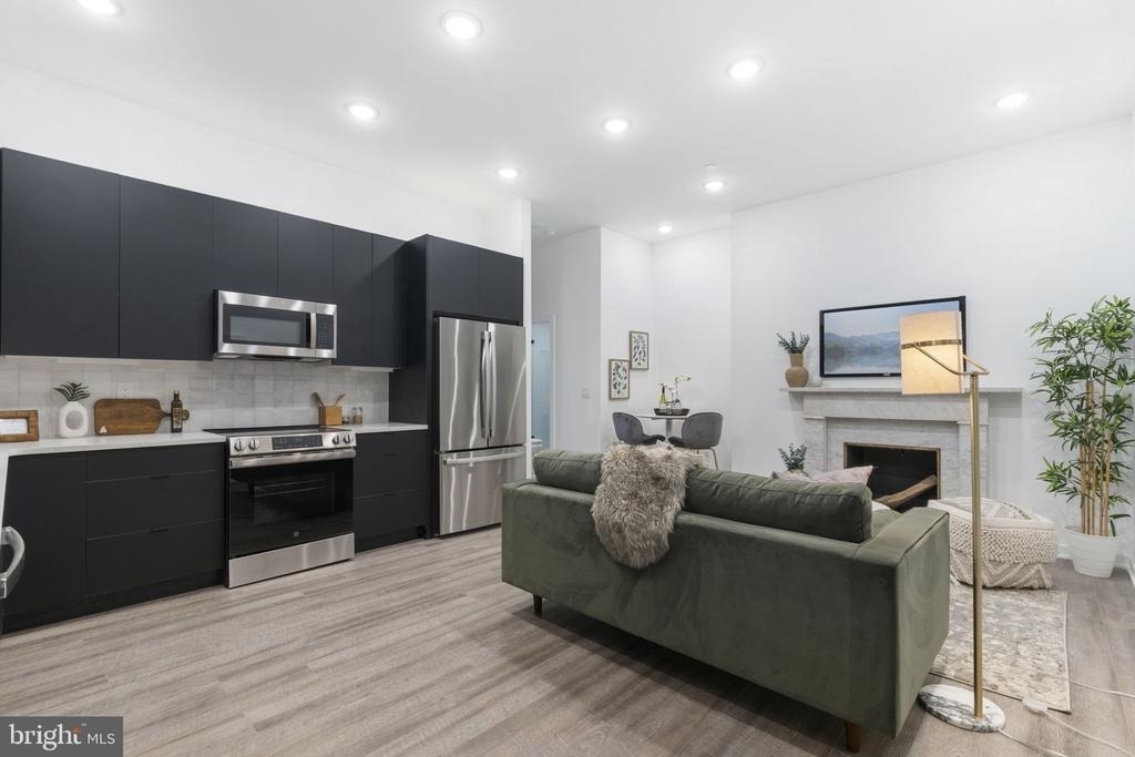 1602 Locust Street - Photo 8