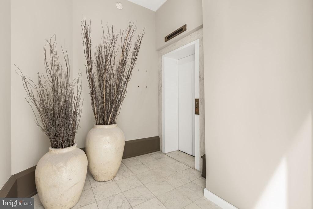 1602 Locust Street - Photo 2