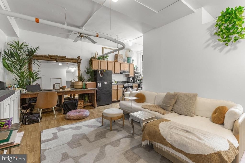 1324 Locust Street - Photo 1